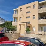 アパート In Croatia Near The Coast