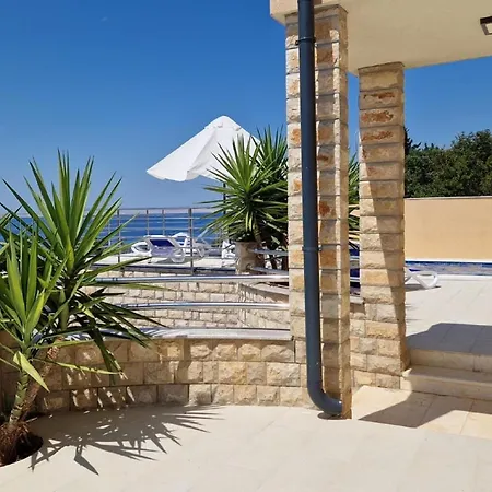 Apartament In Croatia Near The Coast Starigrad Paklenica